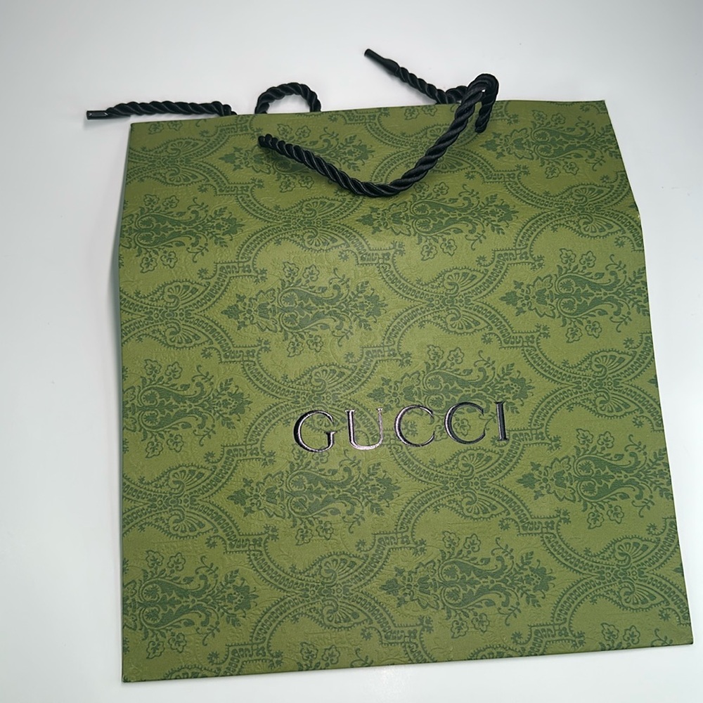 New Elegant Gucci Empty Gift Bag – Perfect for Your Special Moments - Picture 5 of 8